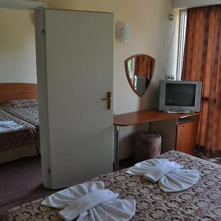 Amfora Hotell 3*